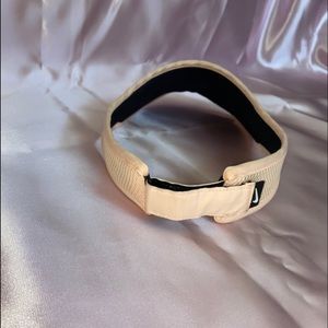 Nike Accessories - Nike visor hat ๐งข Nike Accessories - Nike visor hat ๐งข